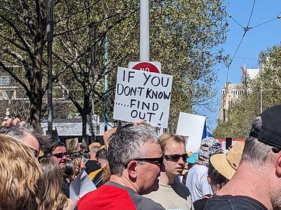 A sign at the Melbourne YES rally saying "If you don't know, find out!"